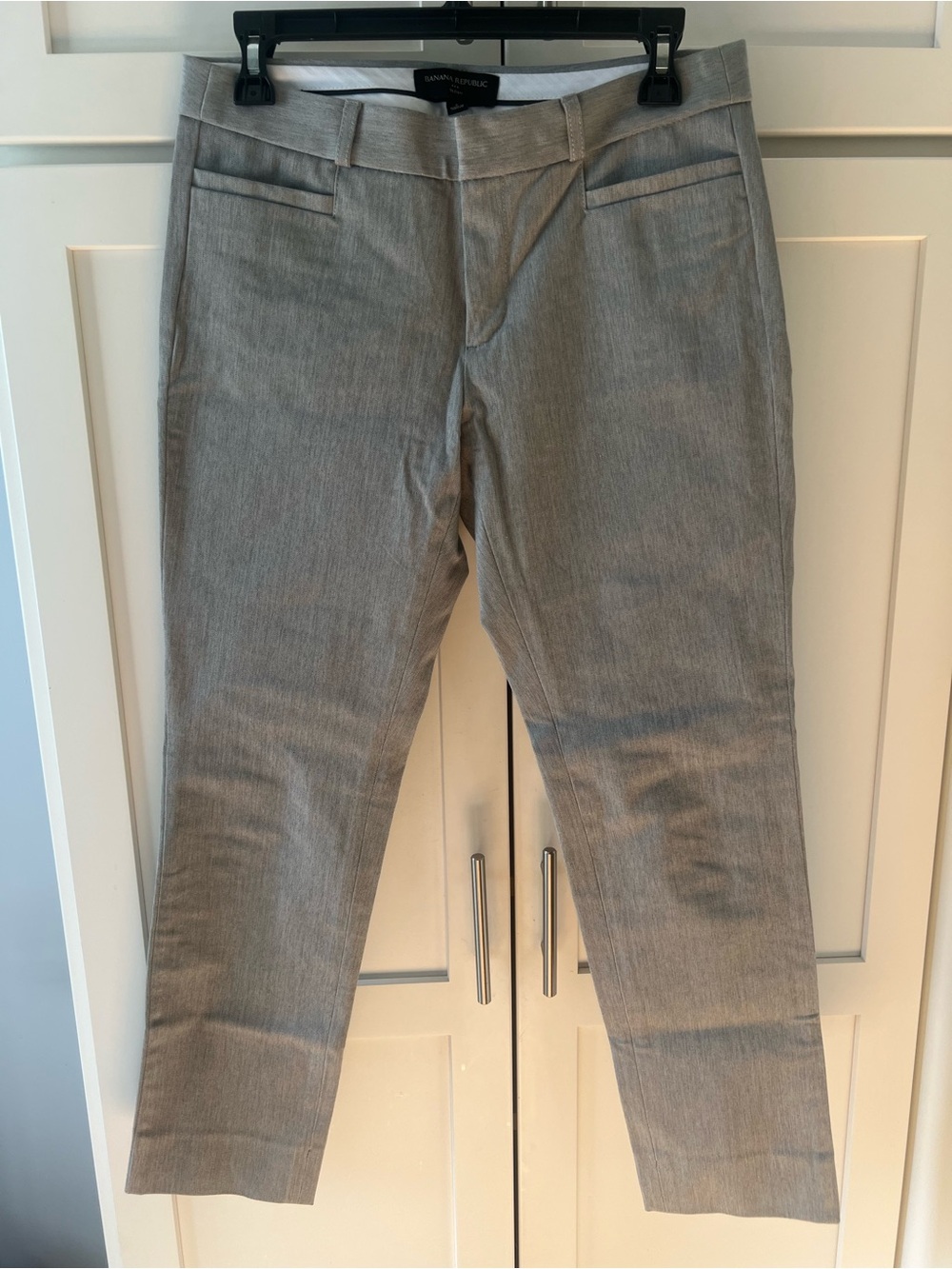 Like New Banana Republic Sloan Slim ankle grey pants Size 4